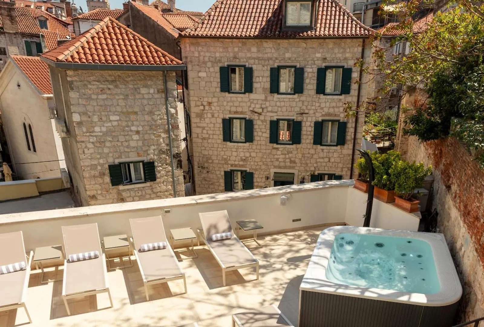 Marmont Heritage Hotel (Adults Only) contacts