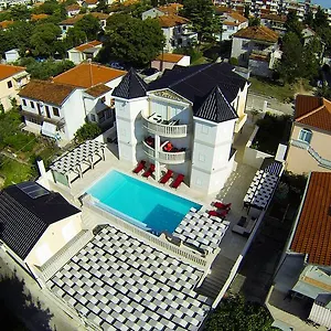 Zlatko Apartment